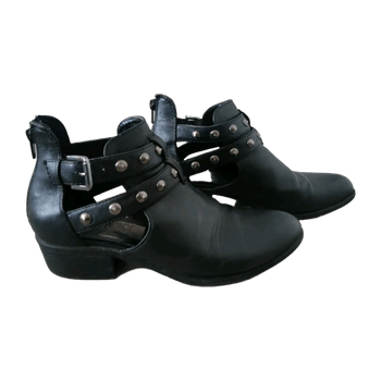 Catwalk boots