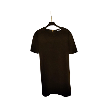 Mustat luonteenomaiset mekko