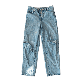 Loose mom jeans