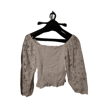 Valkoinen off-shoulder paita