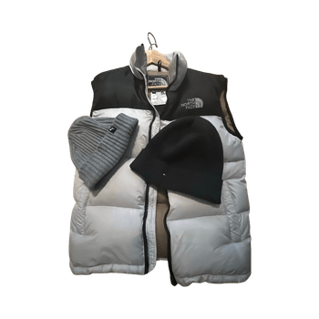 The north Face liivi ja kaksi pipoa yhteishintaan