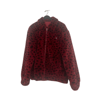 Punainen leopardikuvioinen takki