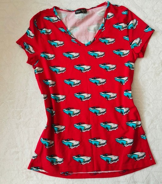 Red car print t-shirt