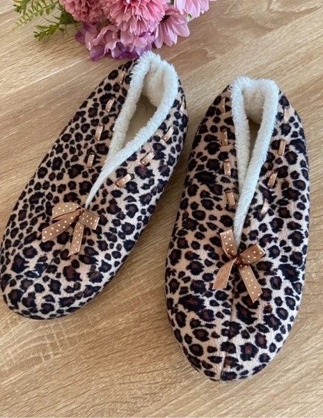 Leopardikuvioiset tossut