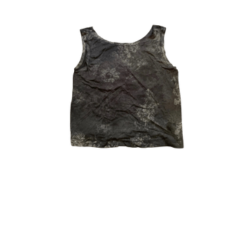 Musta kukkakuvioinen toppi