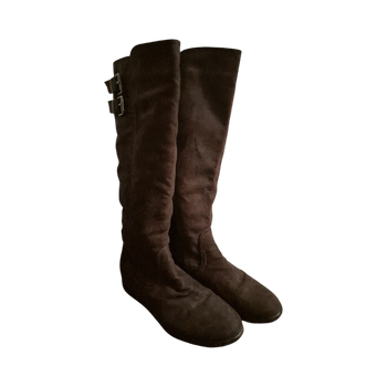 Ruskeat polvipituiset saappaat