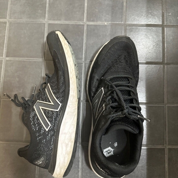 New balance sports shoes