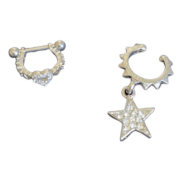 Silverfärgade öronsmycken och cuff