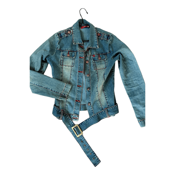 Blå denimjakke med bælte