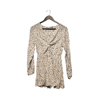 Valkoinen pilkullinen playsuit / shortsihaalari