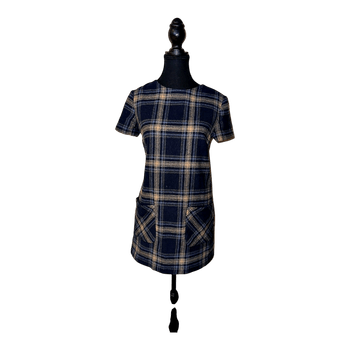 Ruudullinen lyhythihainen mekko