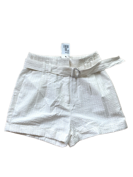 Valkoiset shortsit