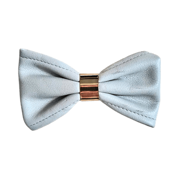 Vaalean harmaa rusetti