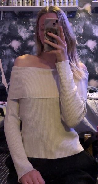 H&M Vaalea off-shoulder paita