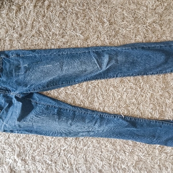 Siniset skinny-farkut