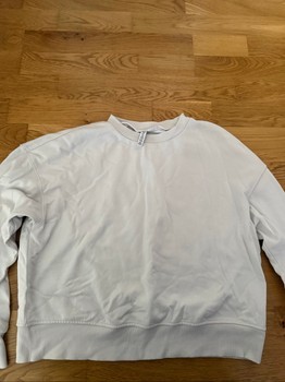 White cotton sweatshirt