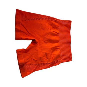 Oranssit urheilushortsit