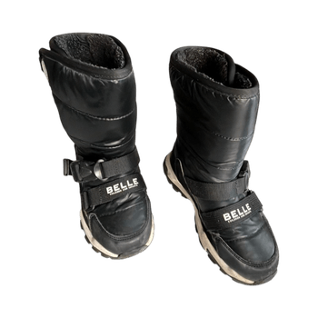 Black winter snow boots