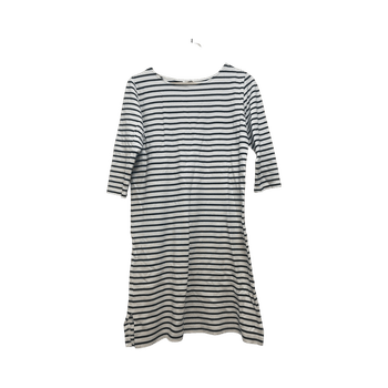 Raidallinen trikoomekko