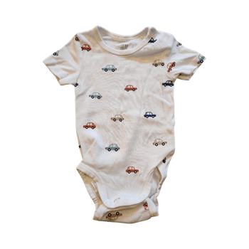 Valkoinen body, autot