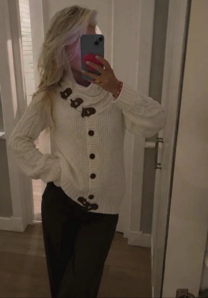 White buttoned knit cardigan