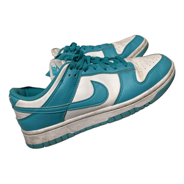 Nike Dunk Low sneakers