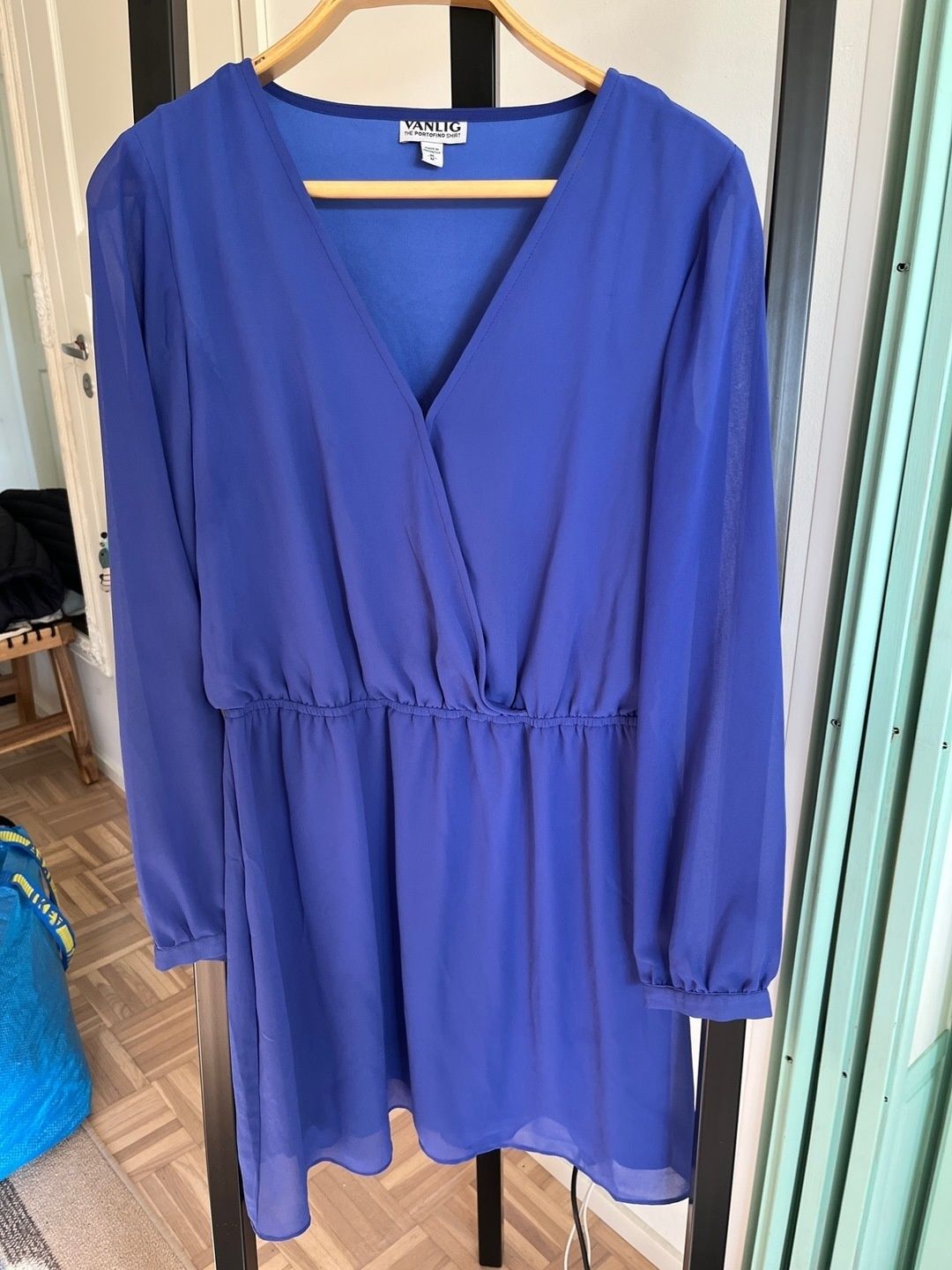 Sifonkimekko dress