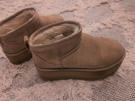 Ugg ultra mini platform sand 38