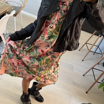 H&M kukkamekko