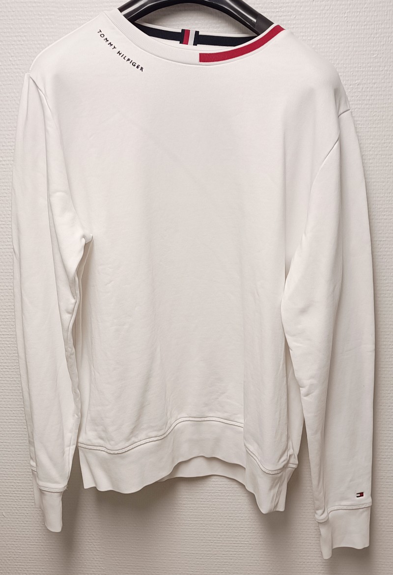 Valkoinen Tommy Hilfiger collegepaita