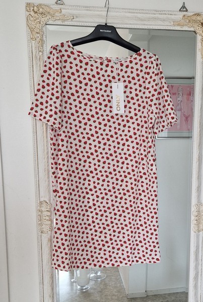 Only uusi mekko, 36