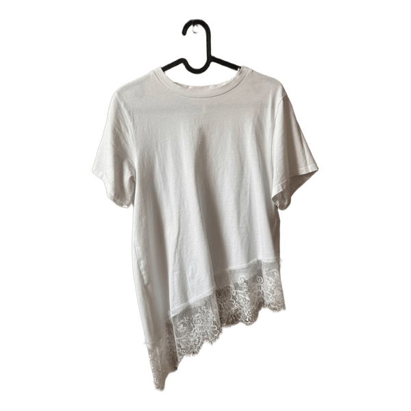 Hvid t-shirt med blondekant