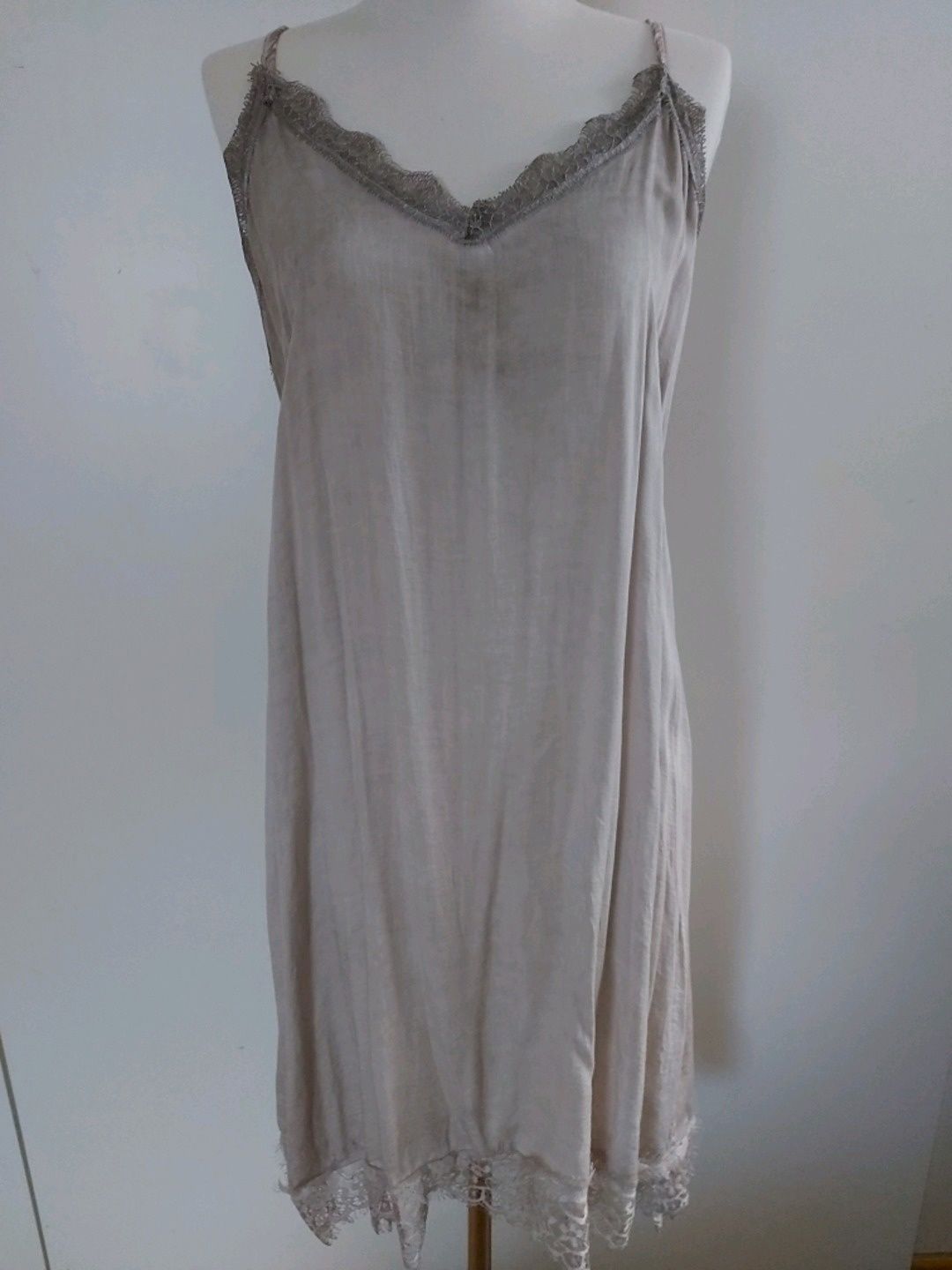 Lea r. dress