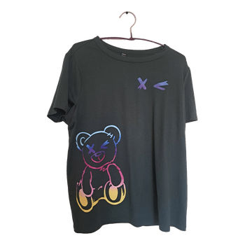 Black bear print t-shirt