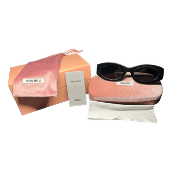 Miu miu “eye cat” model