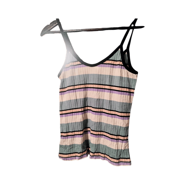 Raitainen ribbattutoppi