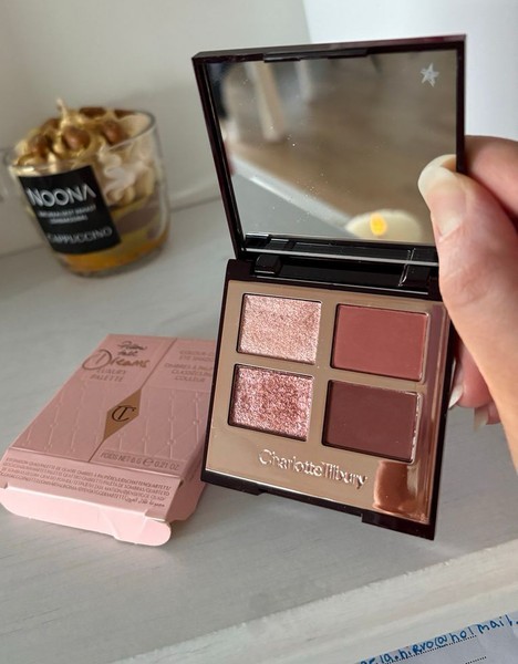 Charlotte Tilbury eyeshadow palette
