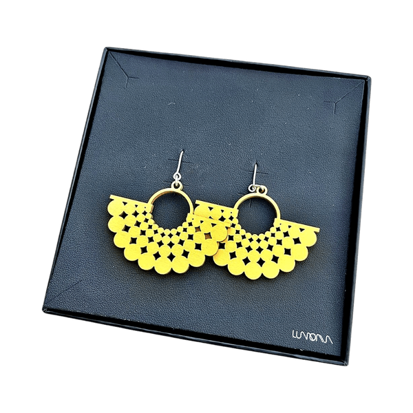 Lumoava aika -puukorvakorut jewelry