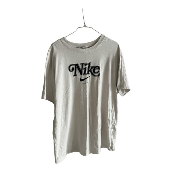 Beige Nike t-shirt