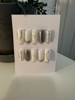 Press on nails