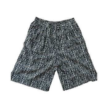 Mustavalkoiset kuviolliset shortsit
