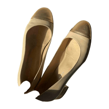 Once worn shoes by Red Shoe