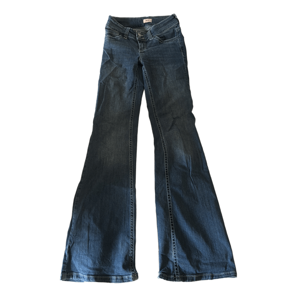 Blå flare denimjeans