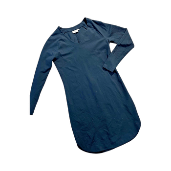 Tummansininen pitkähihainen mekko