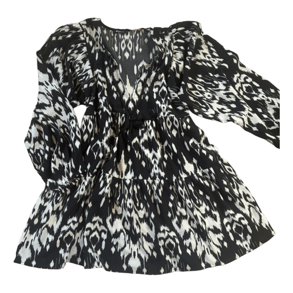 Black and white patterned dress