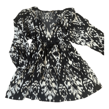 Black and white patterned dress