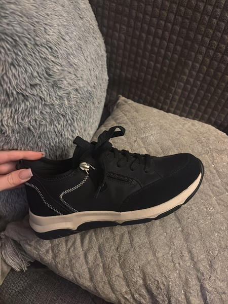 Sorte sneakers