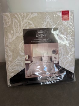 Beige damask king duvet set