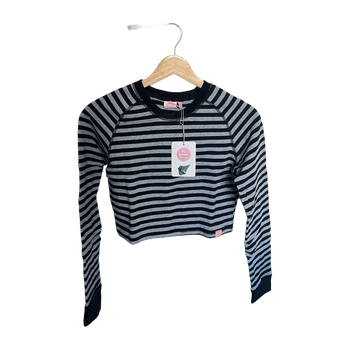Musta-harmaa raidallinen crop top