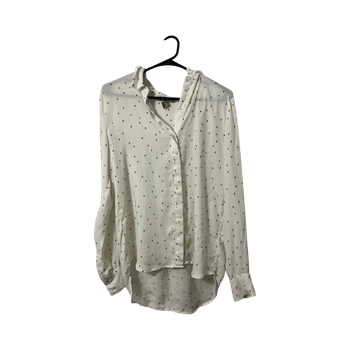 Valkea sydänkuvioinen pusero